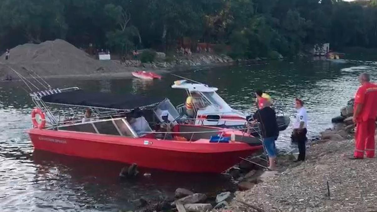 Страшна аварія прогулянкового судна сталася в Росії: є загиблі Страшна аварія прогулянкового судна сталася в Росії: є загиблі