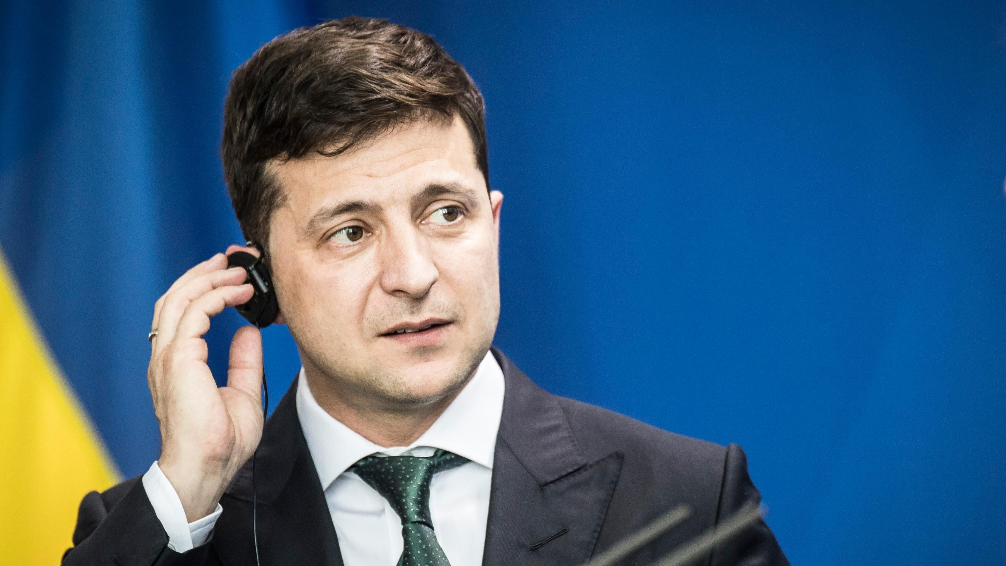 Слід постійно з ними говорити, – Зеленський про окуповані території Донбасу Слід постійно з ними говорити, – Зеленський про окуповані території Донбасу