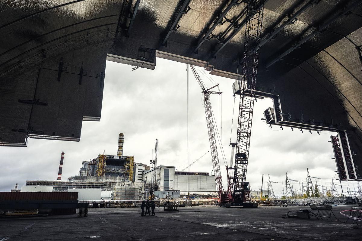 Саркофаг в ЧАЭС впервые показали изнутри: потрясающие фото и видео Саркофаг в ЧАЭС впервые показали изнутри: потрясающие фото и видео