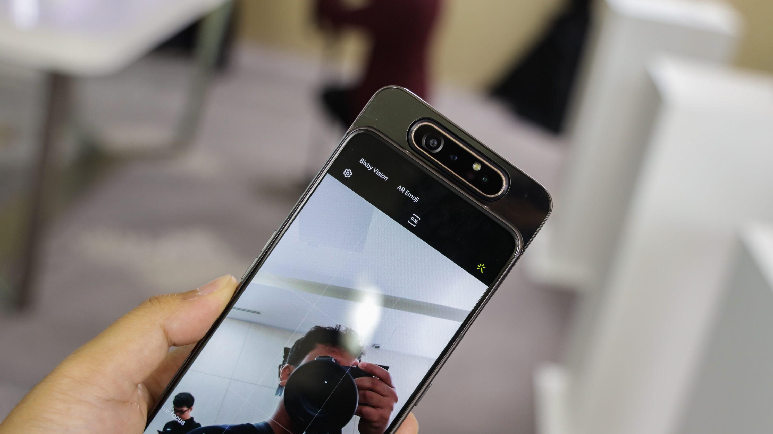 Как работает уникальная камера смартфона Samsung Galaxy A80: видео Как работает уникальная камера смартфона Samsung Galaxy A80: видео