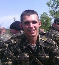 Сергей Пивоварчук - 29 лет, из села Терновка Житомирской области.  Погиб 6 августа 2014-го в бою на 43-м блок-посту от рук банды Цемаха.