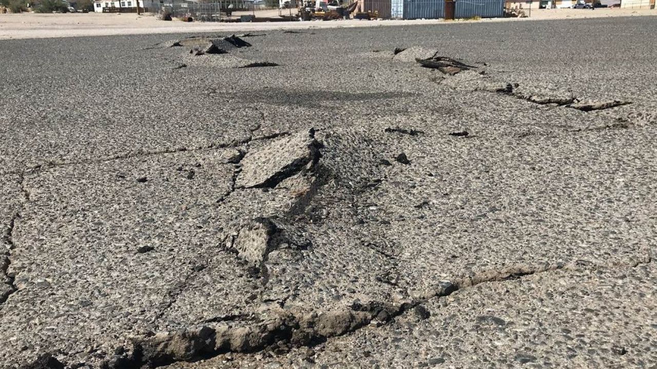 Последствия мощного землетрясения в Калифорнии видны из космоса: фото Последствия мощного землетрясения в Калифорнии видны из космоса: фото