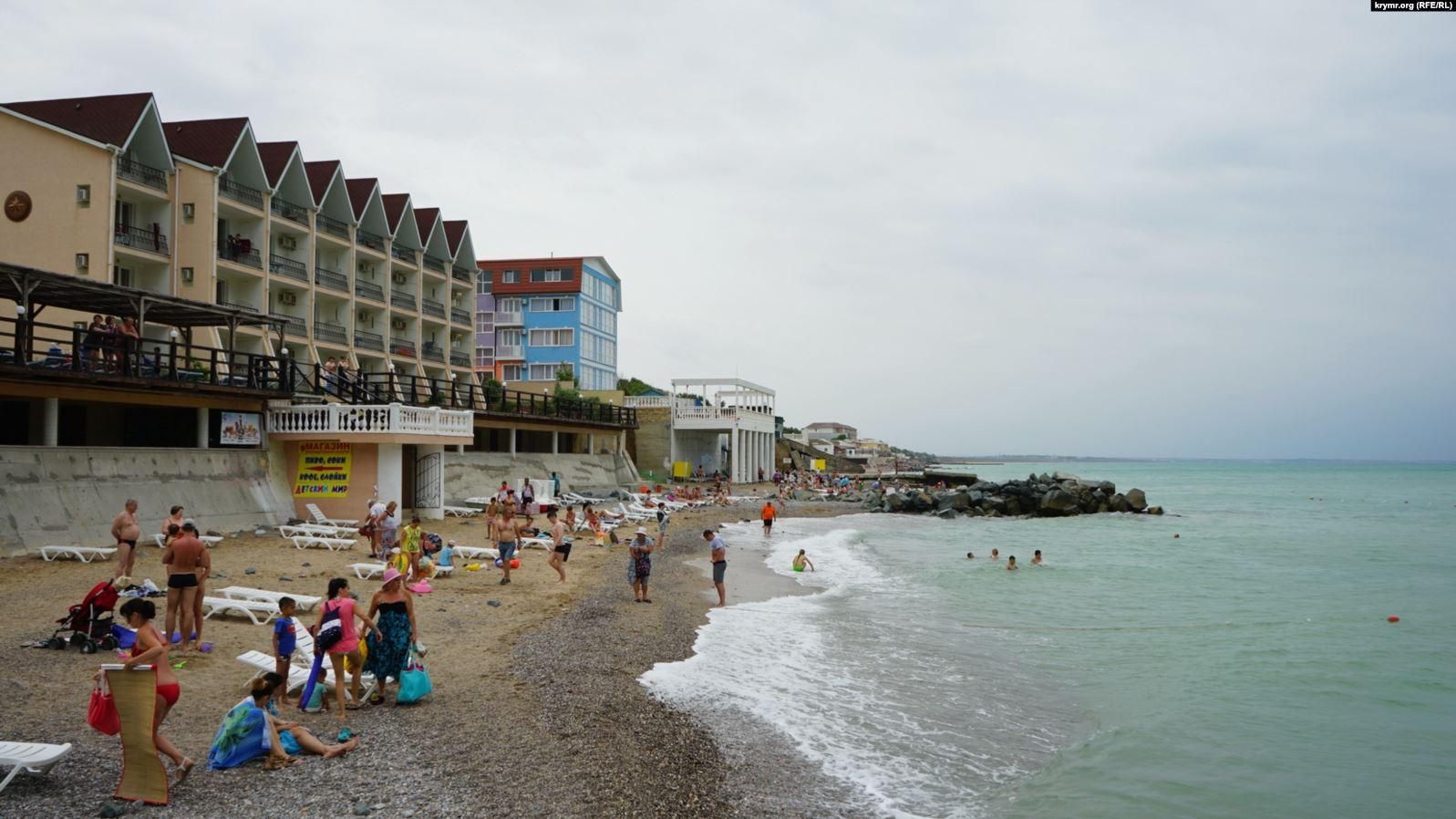 На берег Криму викинуло тіло чоловіка з прив'язаною до нього гирею