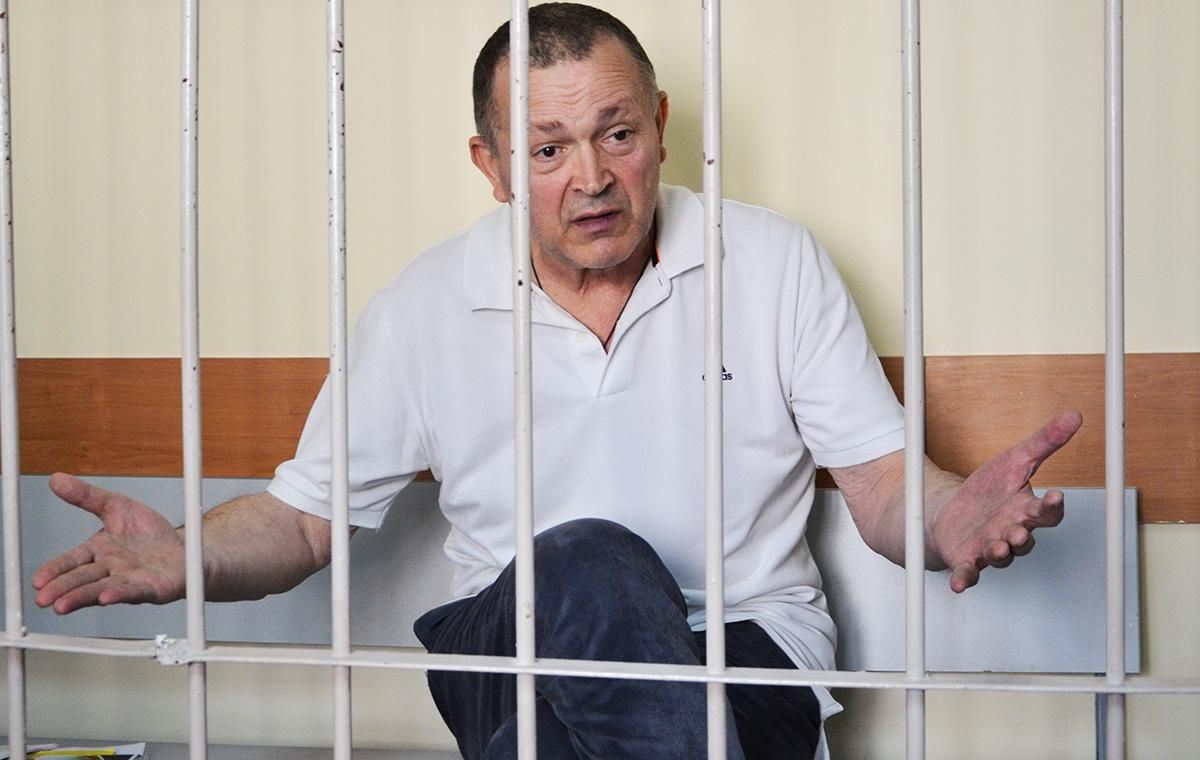 Суд отпустил из-под ареста так называемого экс-министра здравоохранения Крыма Суд отпустил из-под ареста так называемого экс-министра здравоохранения Крыма