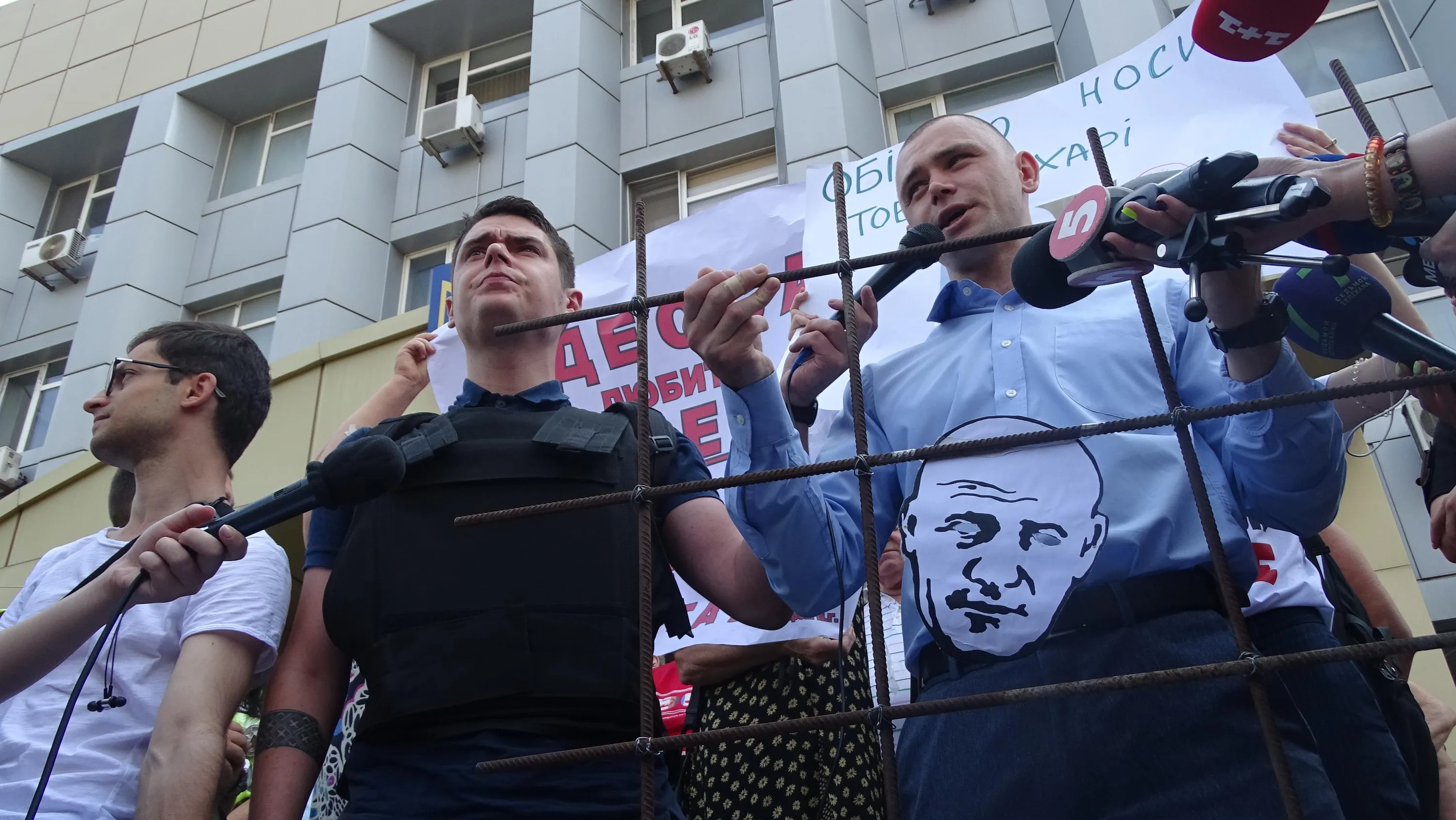 Активіст Віталій Устименко та юрист Віталій Цокур Активіст Віталій Устименко та юрист Віталій Цокур