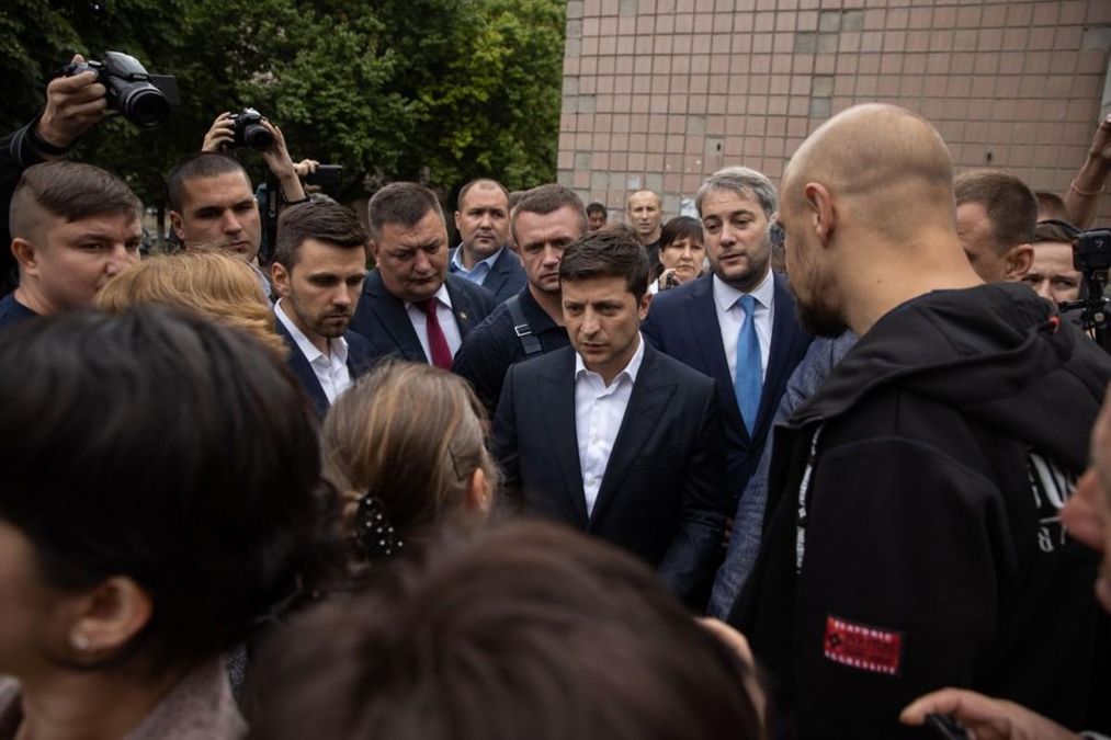 Зеленський: не дамо монополізувати телебачення таким, як Медведчук Зеленський: не дамо монополізувати телебачення таким, як Медведчук