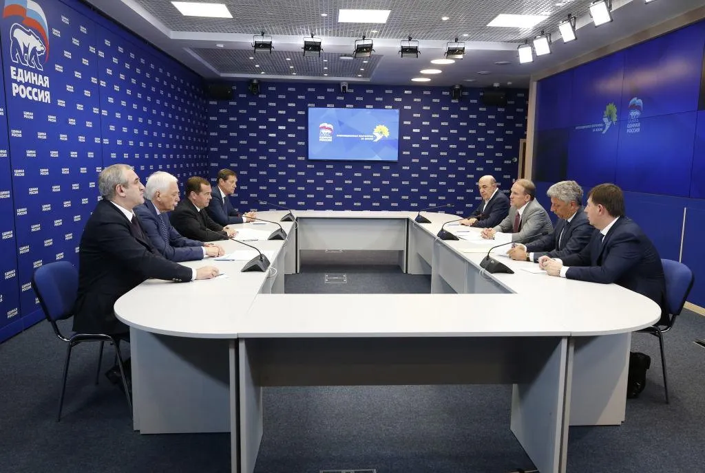 Медведчук, Бойко, Рабінович, Козак Медведєв зустріч Москва 10 липня Медведчук, Бойко, Рабінович, Козак Медведєв зустріч Москва 10 липня