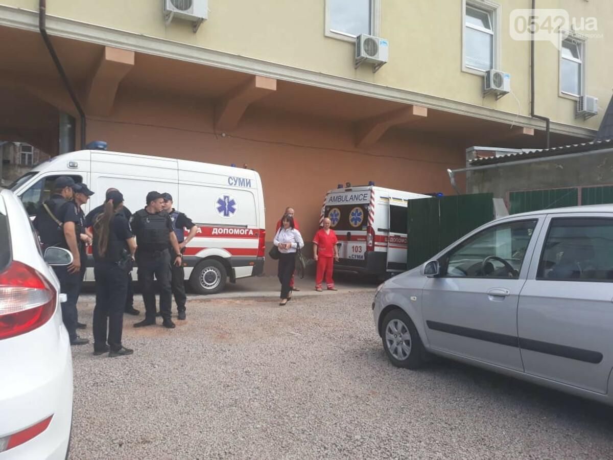 Стрельба в Сумах: женщина ранила мужчину и его несовершеннолетнюю дочь Стрельба в Сумах: женщина ранила мужчину и его несовершеннолетнюю дочь