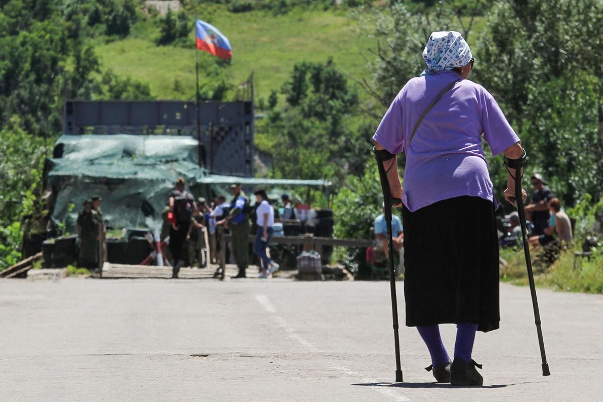 Чому зараз неможливо платити пенсії на окупованому Донбасі 