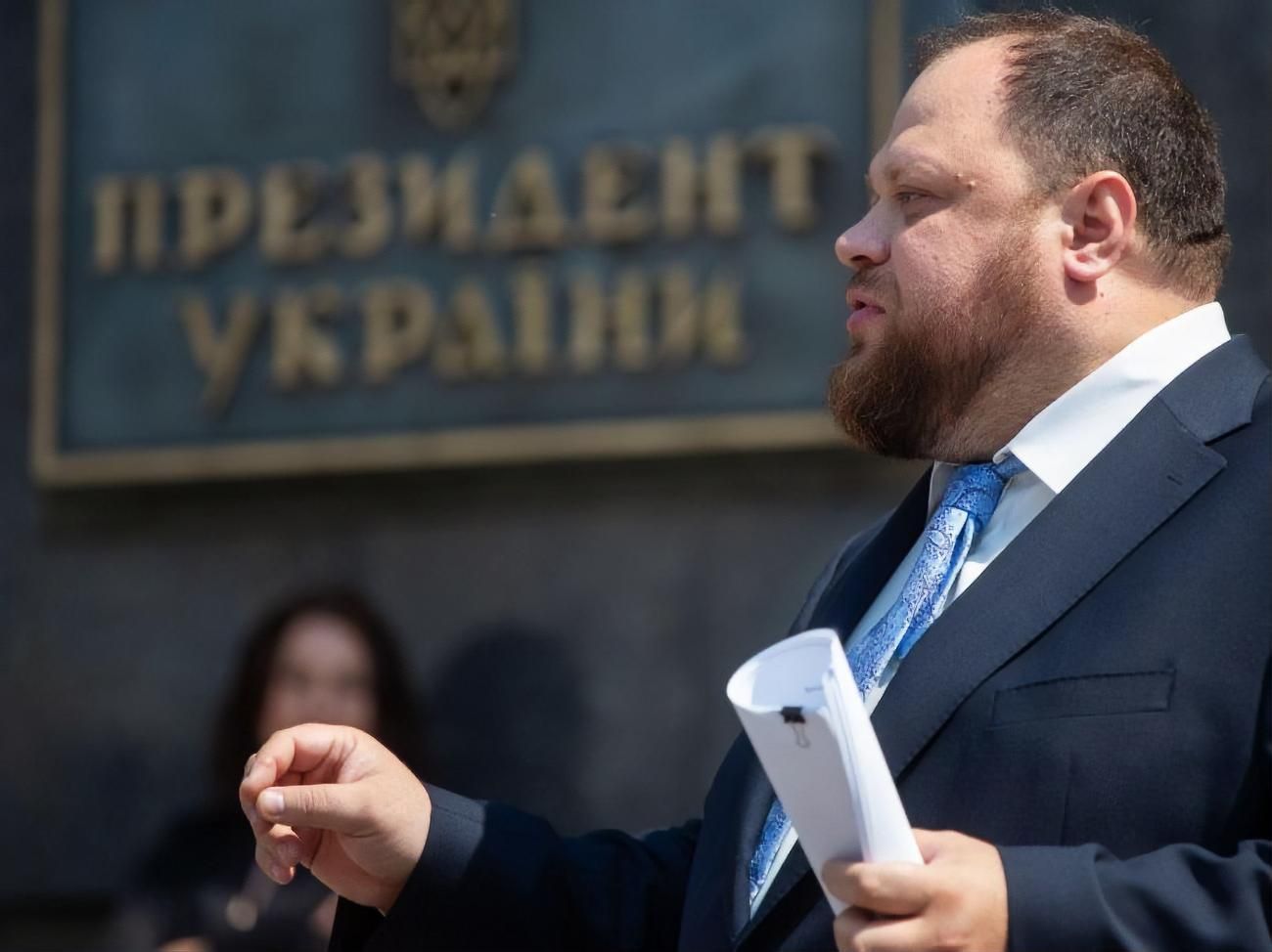 У Зеленского обещают люстрировать даже собственную команду У Зеленского обещают люстрировать даже собственную команду