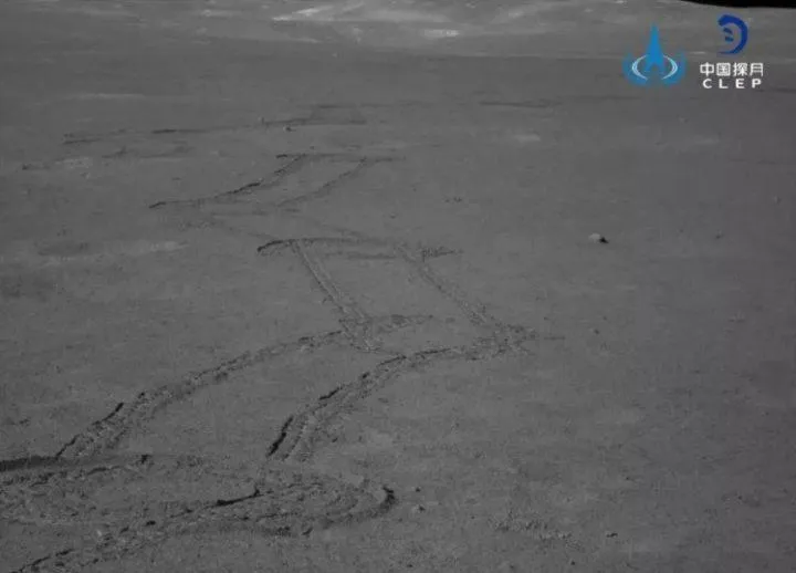 Chang’e 4 передав на землю фото темної сторони Місяця Chang’e 4 передав на землю фото темної сторони Місяця