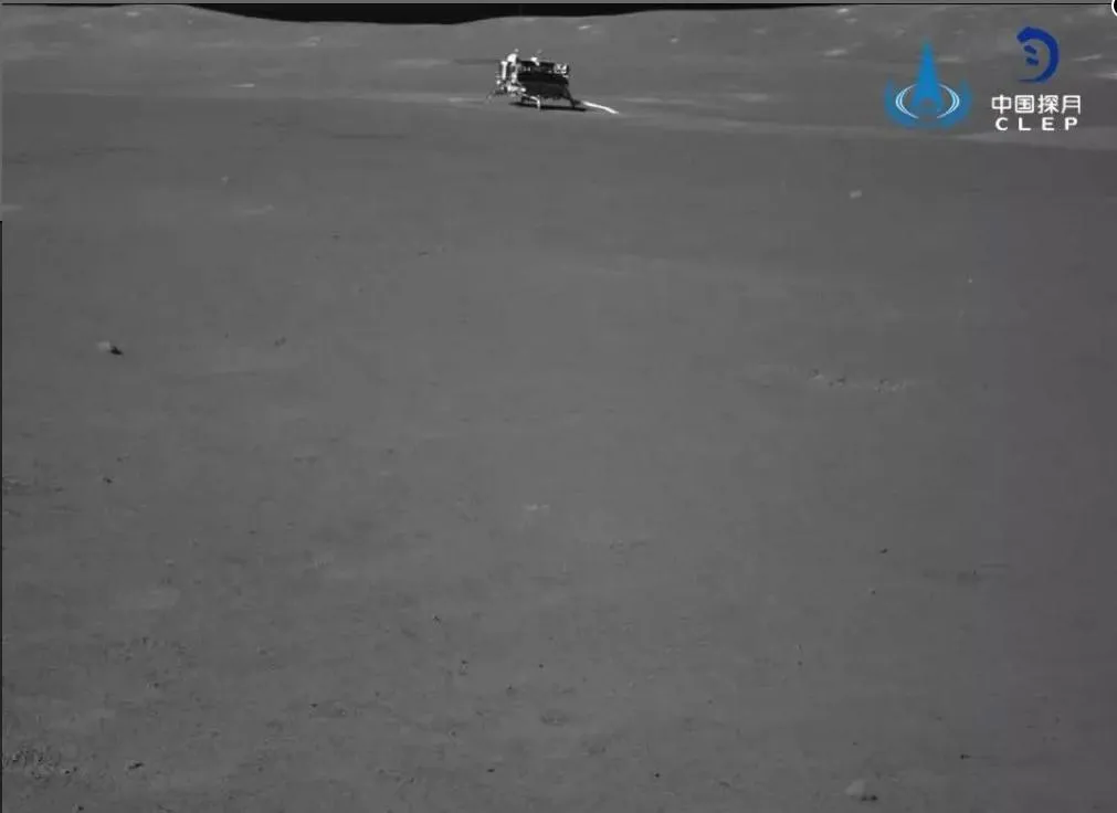 Chang’e 4 передав на землю фото темної сторони Місяця Chang’e 4 передав на землю фото темної сторони Місяця