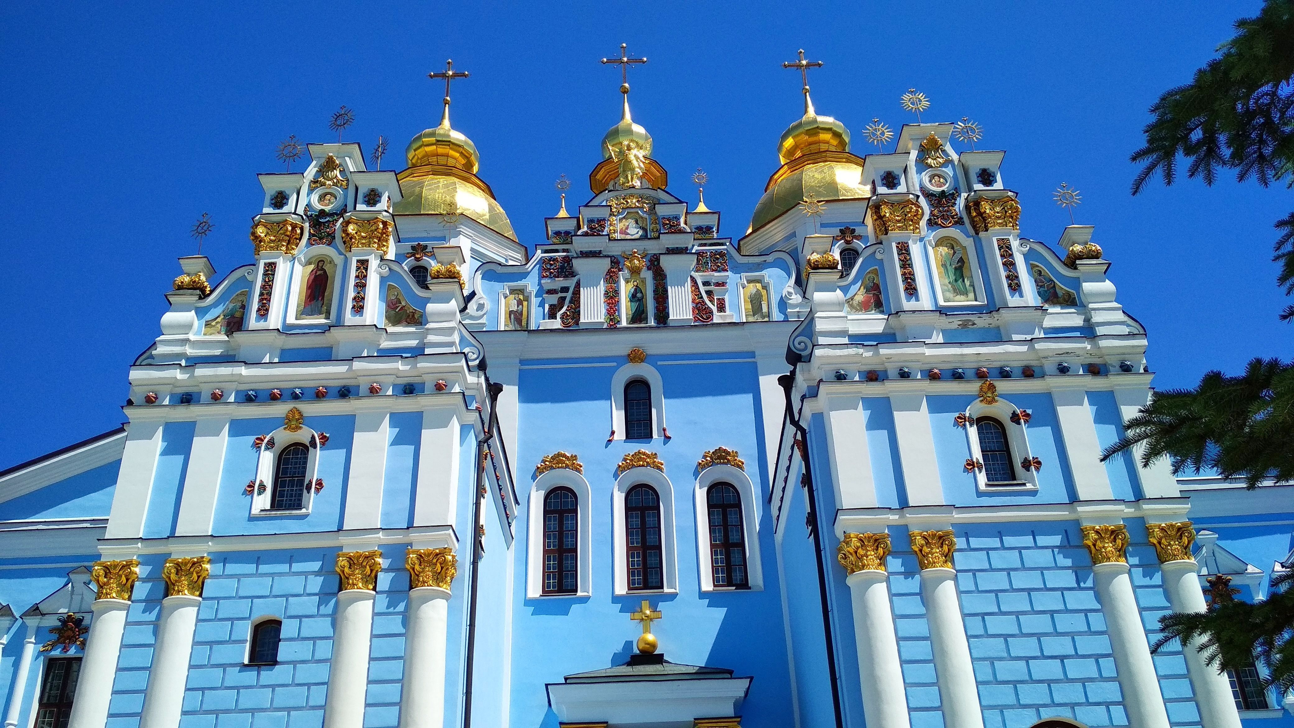 УПЦ КП просить суд заборонити відбирати в неї Михайлівський Золотоверхий УПЦ КП просить суд заборонити відбирати в неї Михайлівський Золотоверхий