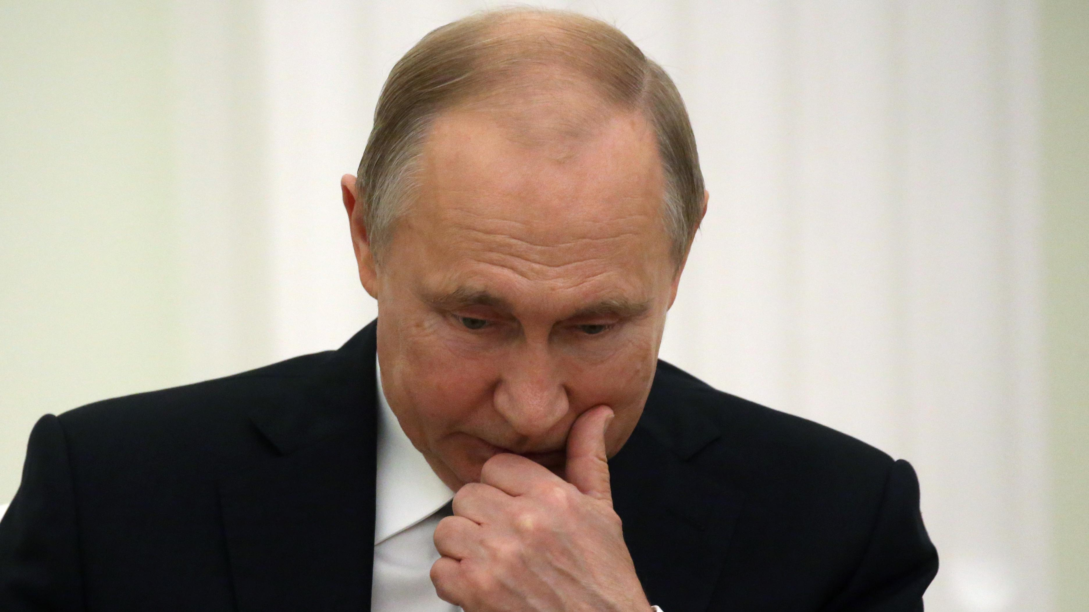 В Кремле готовят сценарий, который поможет Путину остаться у власти после 2024 года В Кремле готовят сценарий, который поможет Путину остаться у власти после 2024 года