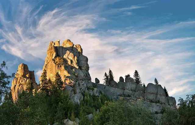 скелі довбуша скелі довбуша