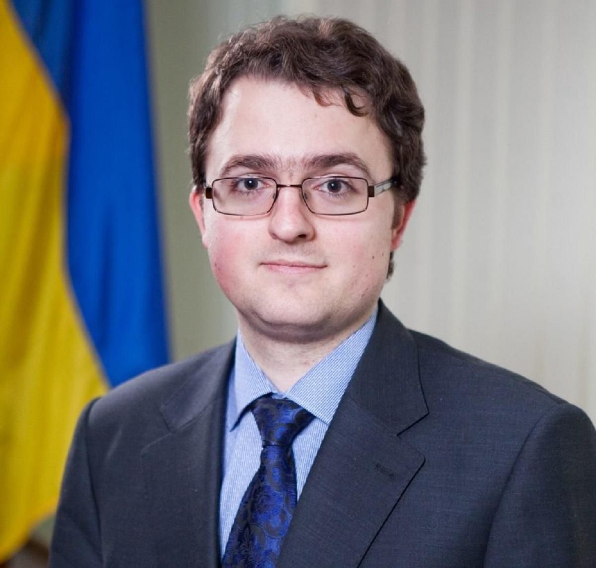 Зеленський представив постпреда президента в АР Крим: що про нього відомо Зеленський представив постпреда президента в АР Крим: що про нього відомо