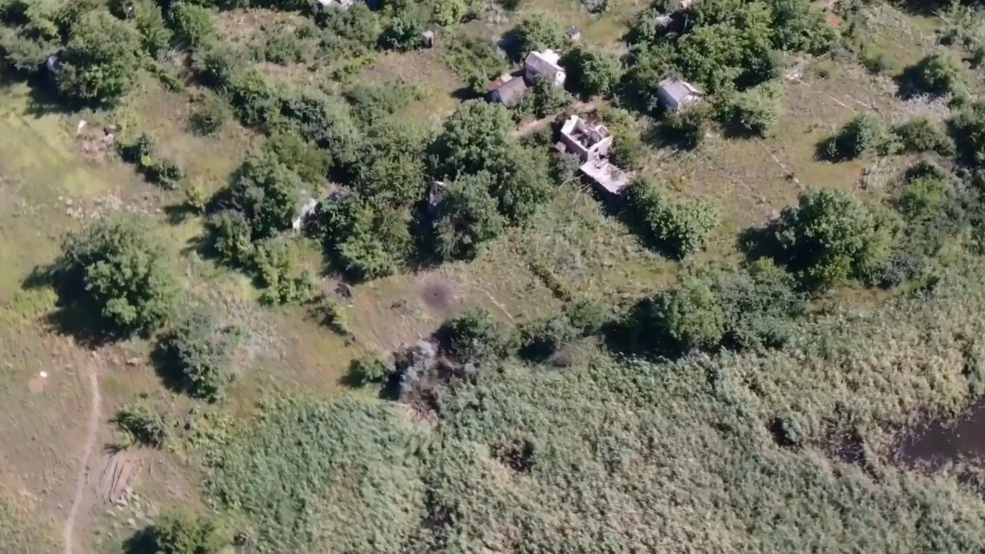 Бійці ЗСУ розгромили позицію бойовиків РФ: відео потужного удару Бійці ЗСУ розгромили позицію бойовиків РФ: відео потужного удару