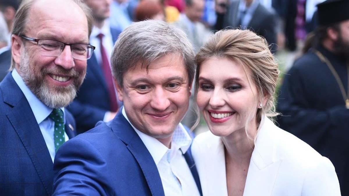 Олена Зеленська зустрілась із послом Франції: ефектні фото Олена Зеленська зустрілась із послом Франції: ефектні фото