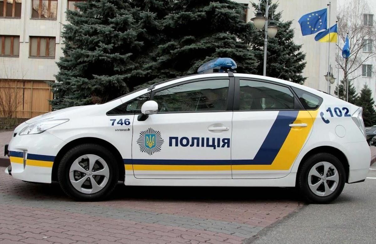 Мужчина похитил полицейское авто во время задержания другого правонарушителя на Киевщине