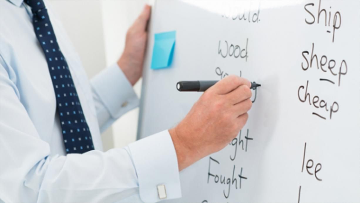 Англійську мову зроблять обов'язковою для вступу до університетів Англійську мову зроблять обов'язковою для вступу до університетів