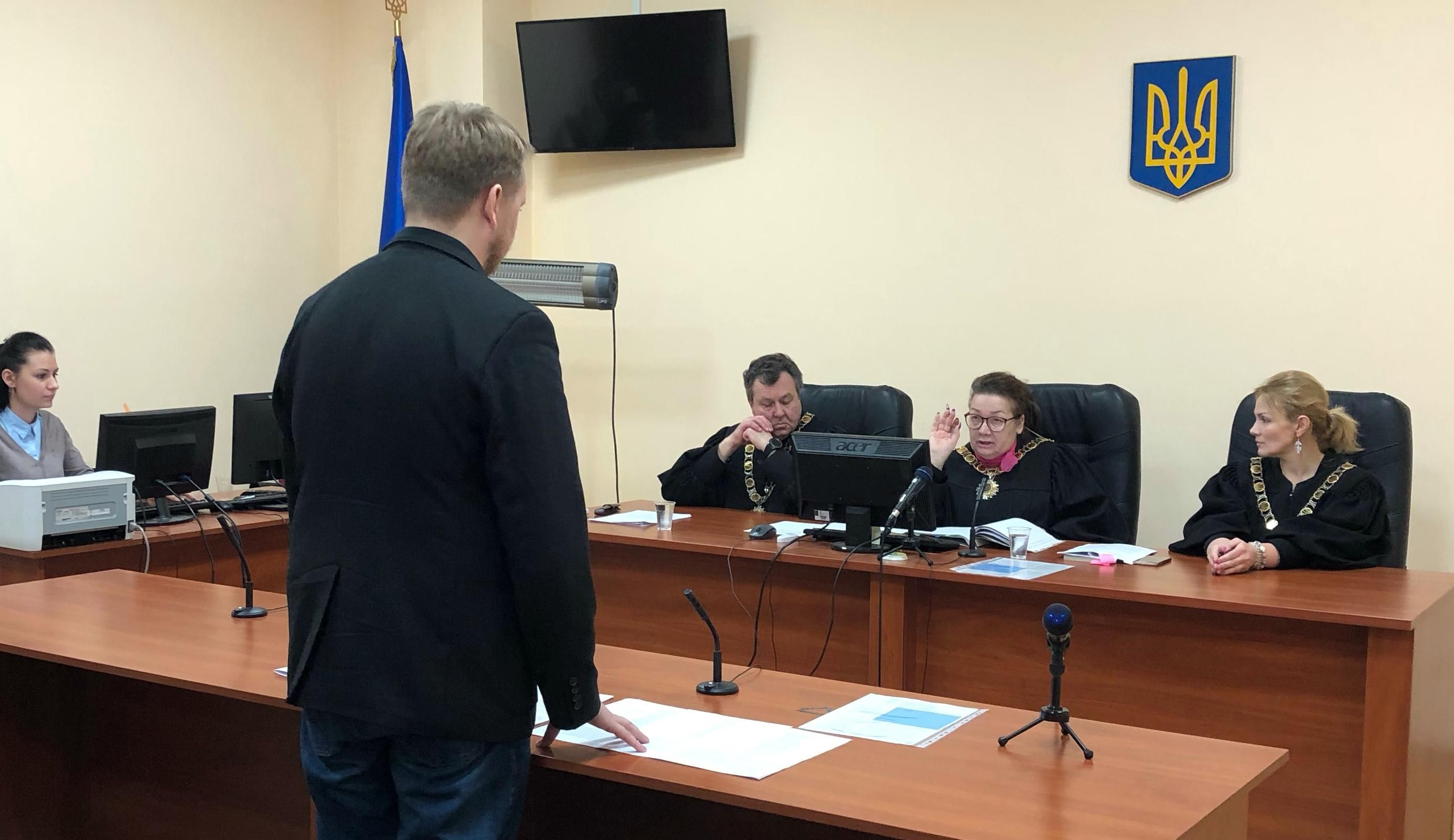 В проекте Зеленского закона о люстрации обнаружили странную особенность В проекте Зеленского закона о люстрации обнаружили странную особенность