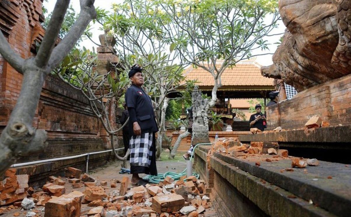 Бали всколыхнуло сильное землетрясение, есть раненые: фото, видео
