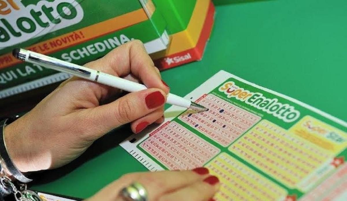 Сьогодні ввечері відбудеться розіграш лотереї SuperEnalotto з призом € 190,4 мільйона Сьогодні ввечері відбудеться розіграш лотереї SuperEnalotto з призом € 190,4 мільйона