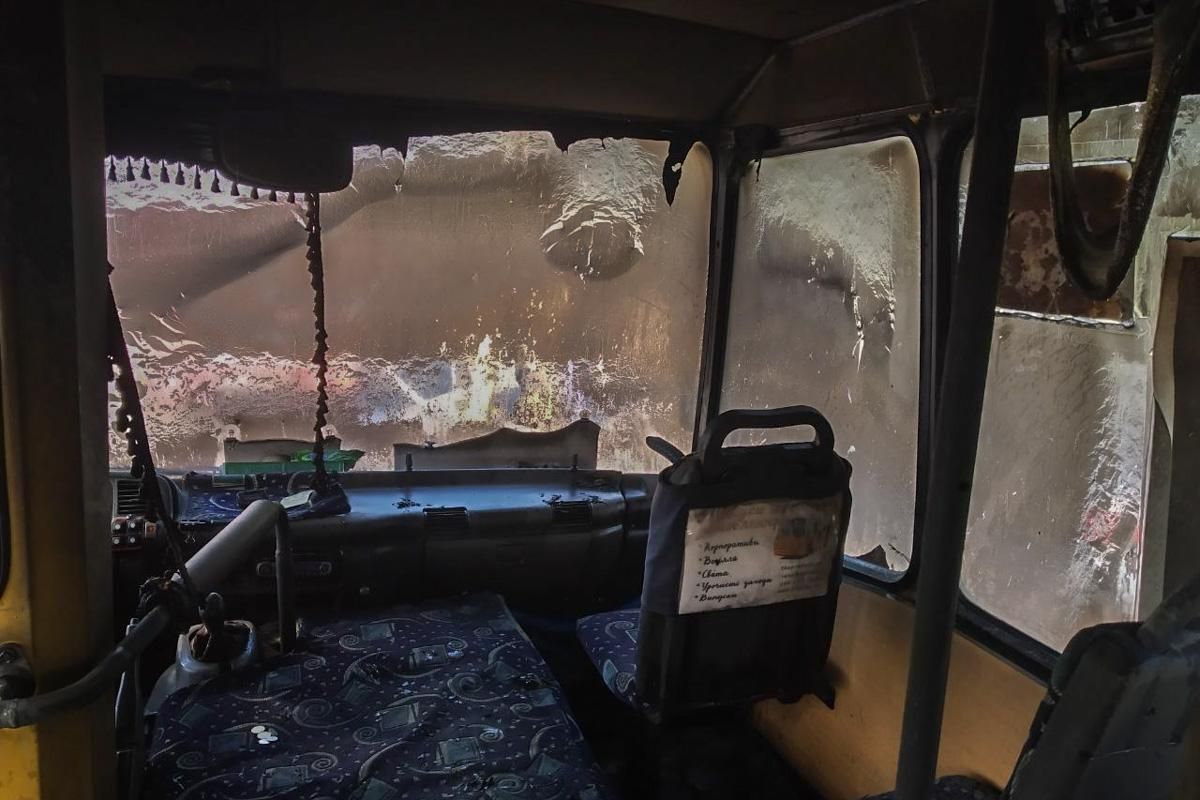 Маршрутка с пассажирами загорелась в Киеве: шокирующее видео Маршрутка с пассажирами загорелась в Киеве: шокирующее видео