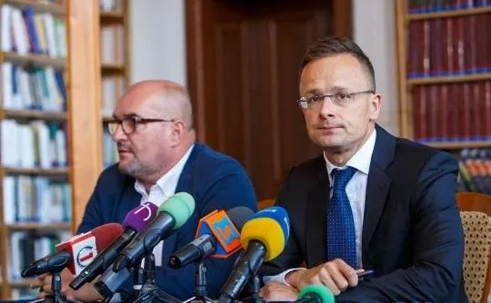 Василя Брензовича та міністра іноземних справ Угорщини Петера Сіярто Василя Брензовича та міністра іноземних справ Угорщини Петера Сіярто