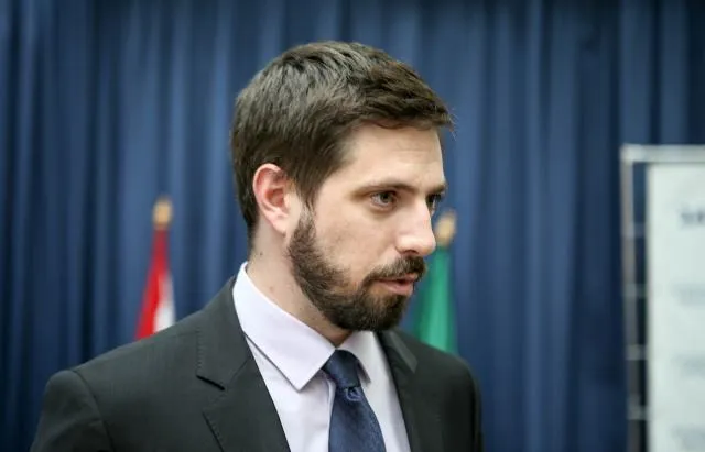 Левенте Модьор Левенте Модьор