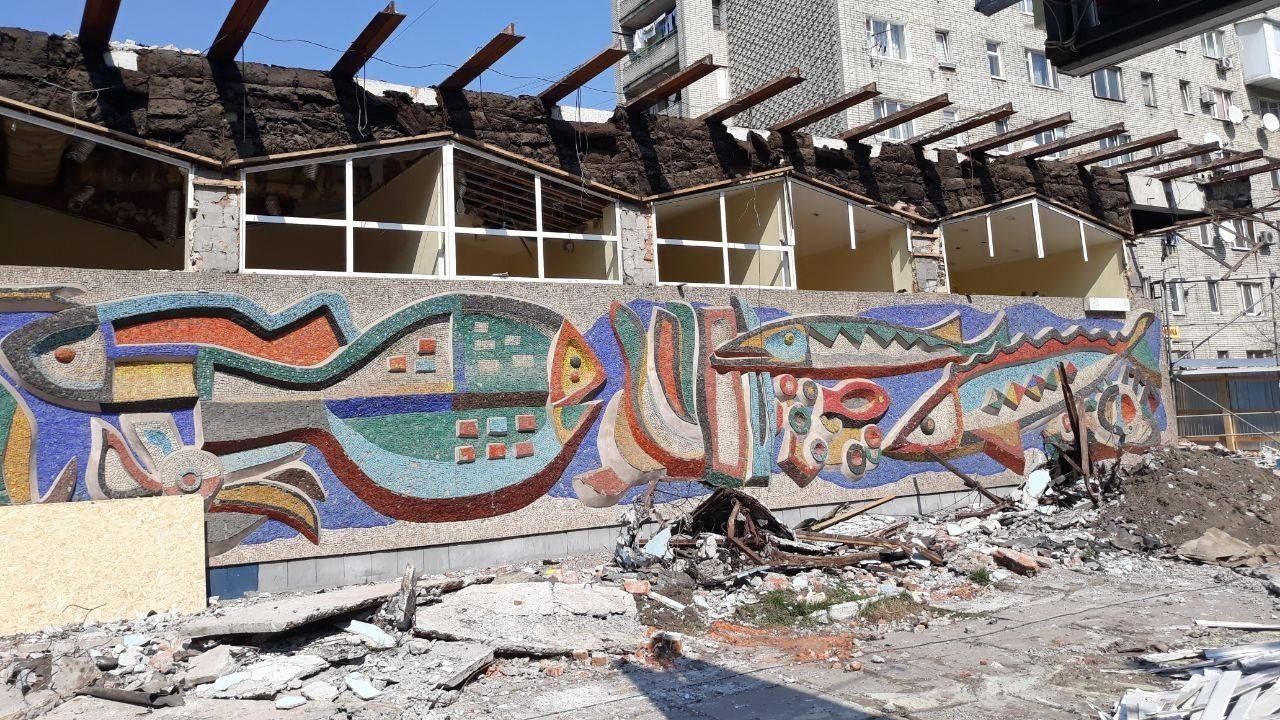 Во Львове во время реконструкции магазина уничтожили известную мозаику: фото