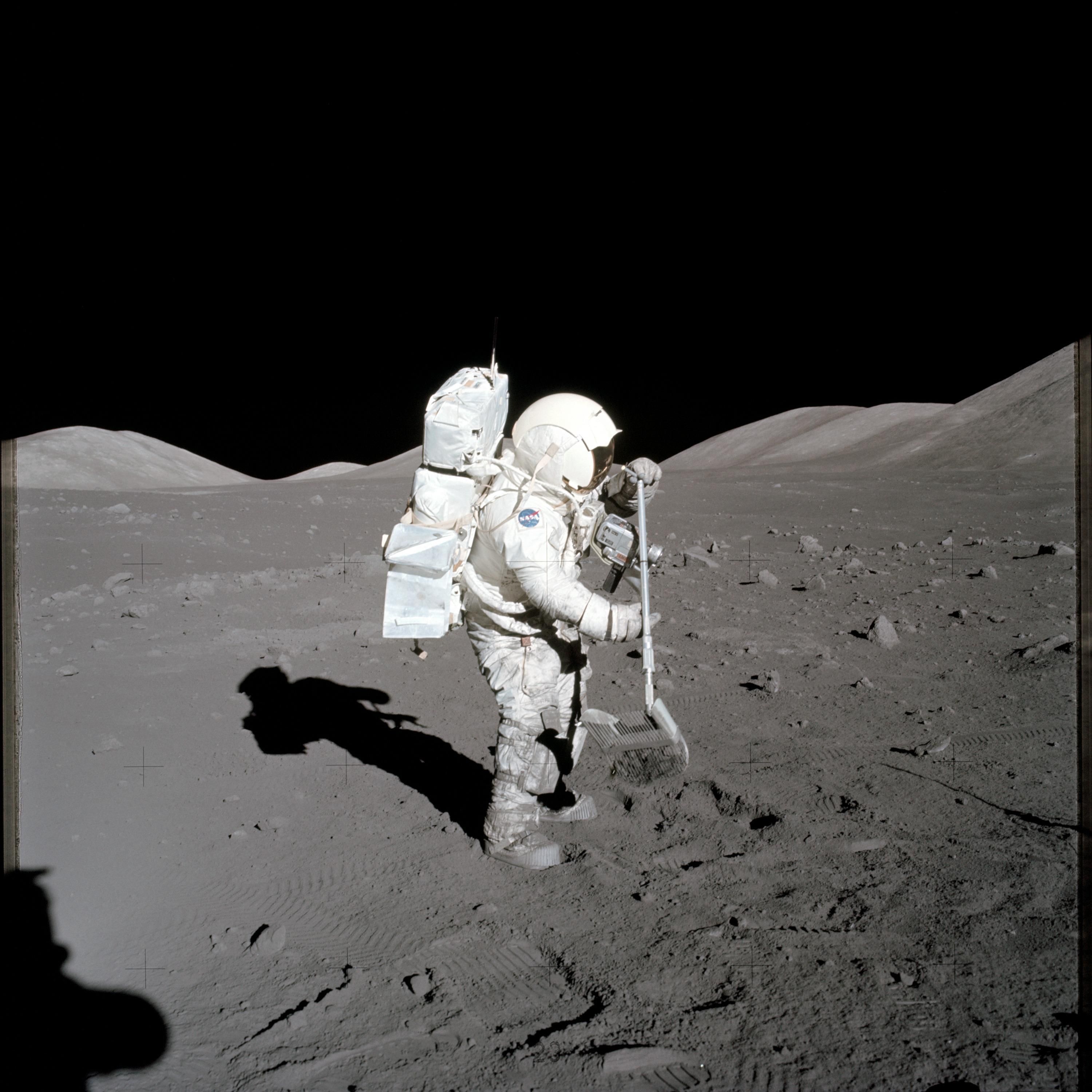 К годовщине Apollo 11: NASA показало панорамное фото с Луны
