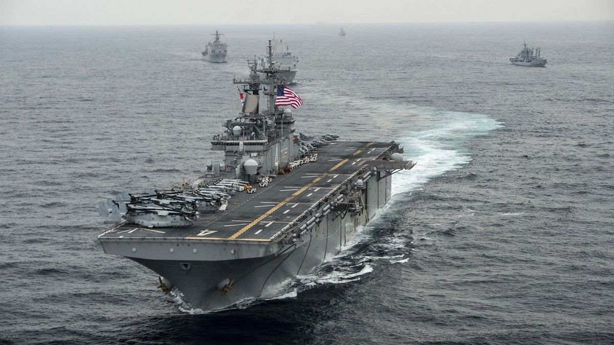 Военный корабль США уничтожил иранский дрон, – Трамп