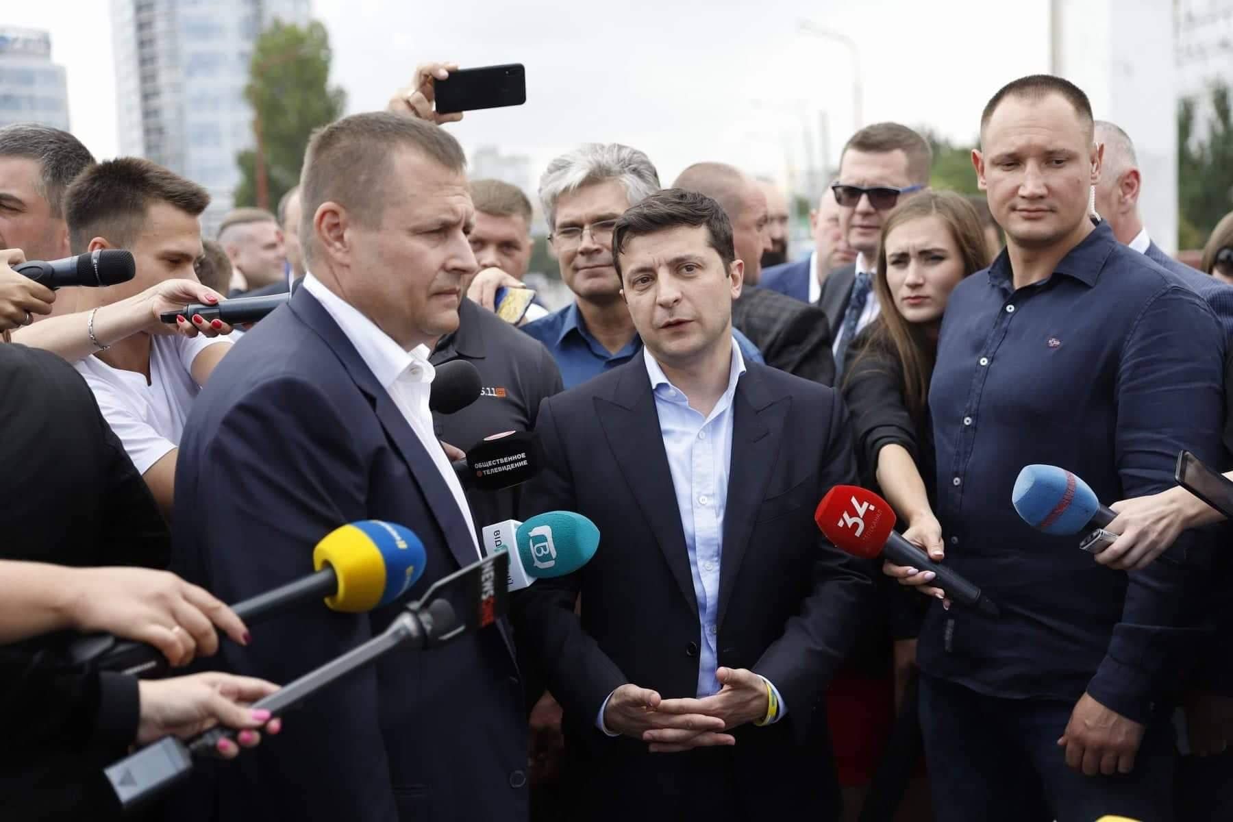 У Дніпрі почали ремонтувати міст, через який сперечалися Зеленський та Філатов У Дніпрі почали ремонтувати міст, через який сперечалися Зеленський та Філатов