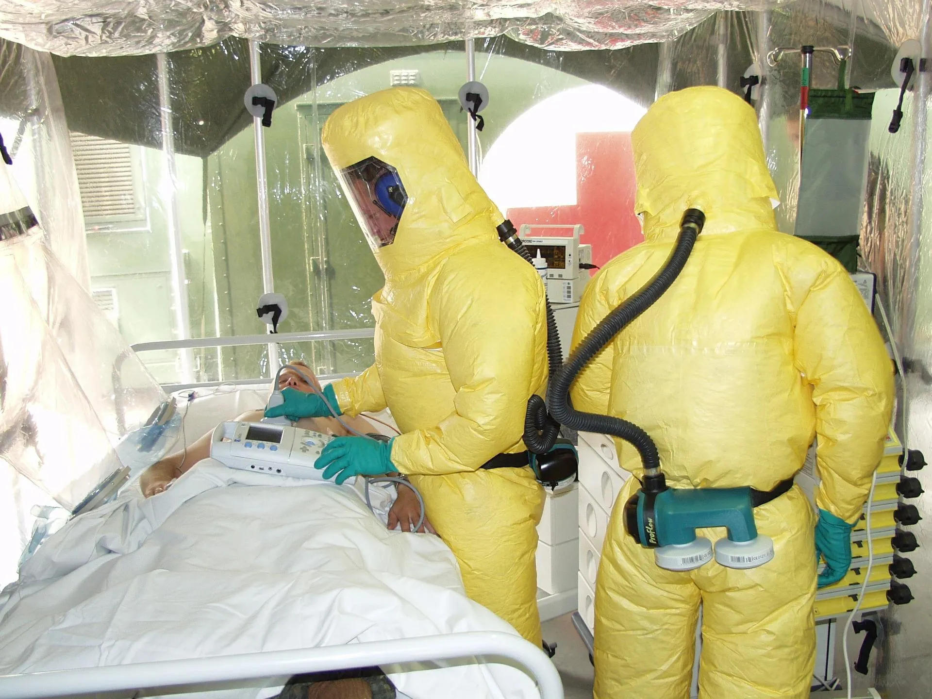 Вірус Ебола надзвичайно небезпечний