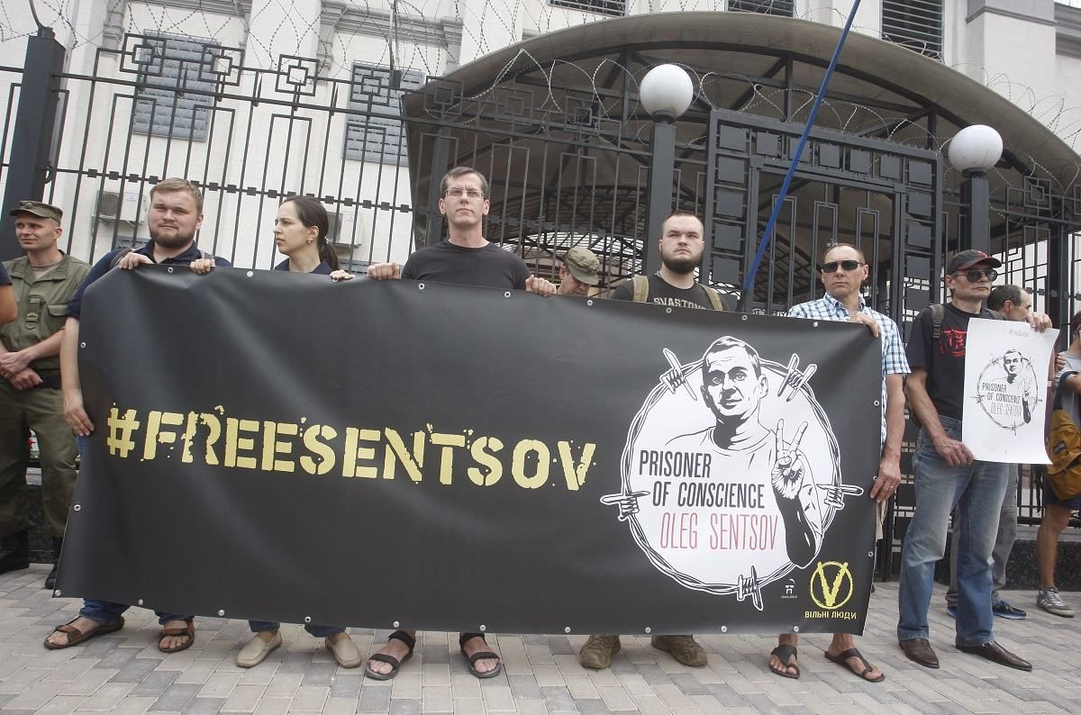 Каковы шансы на освобождение Сенцова и захваченных моряков? Каковы шансы на освобождение Сенцова и захваченных моряков?