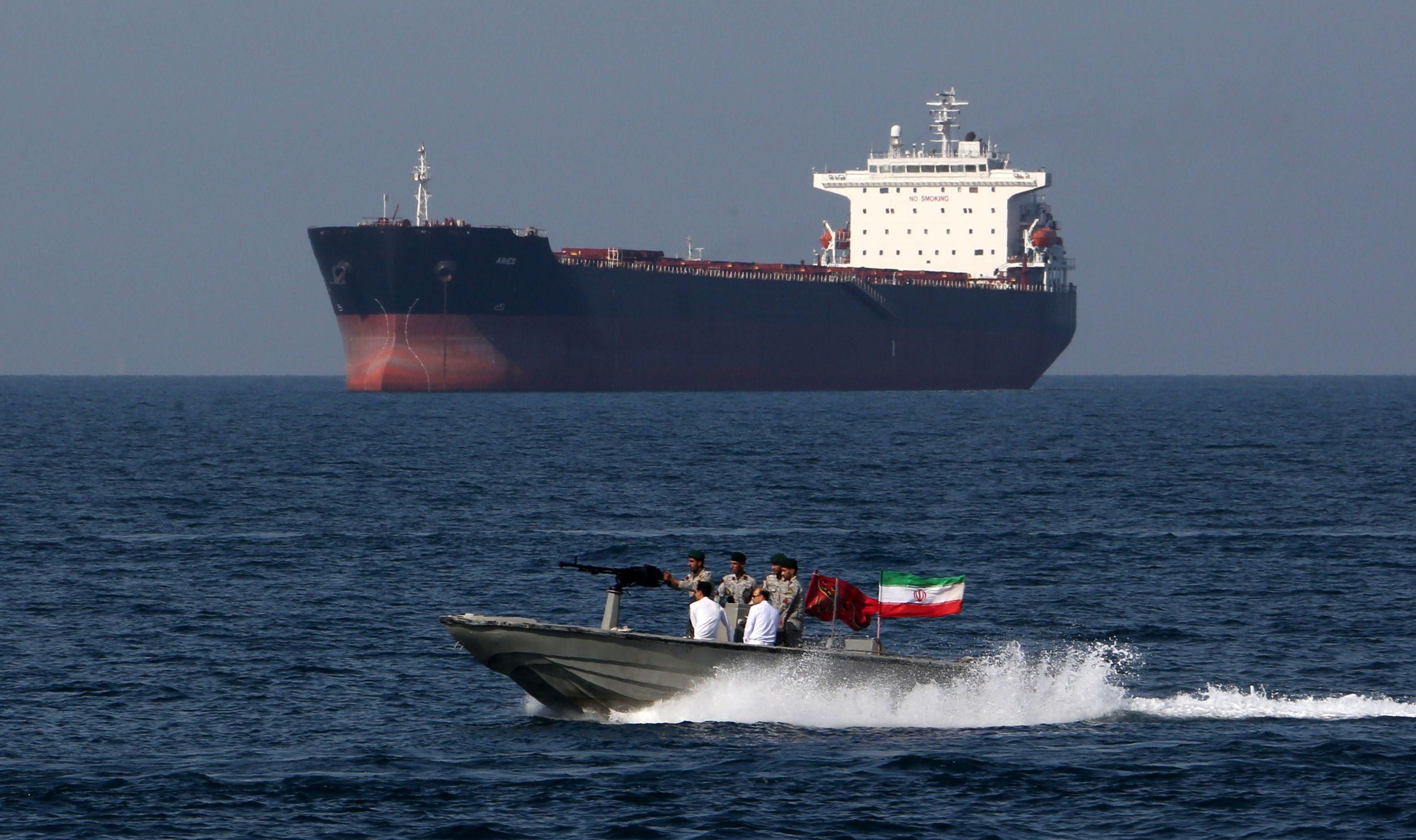 Великобритания отреагировала на захват Ираном двух нефтяных танкеров