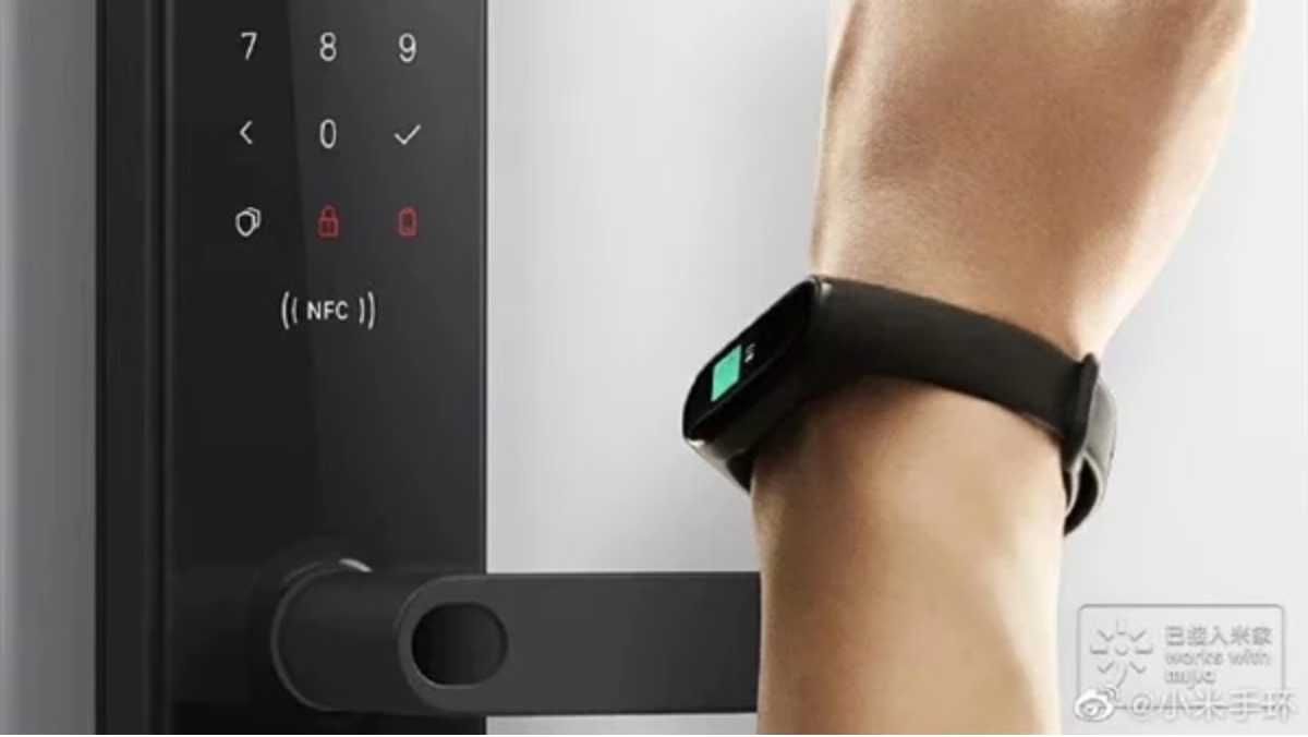 Xiaomi создала замок, который можно отпирать Mi Band 4 Xiaomi создала замок, который можно отпирать Mi Band 4