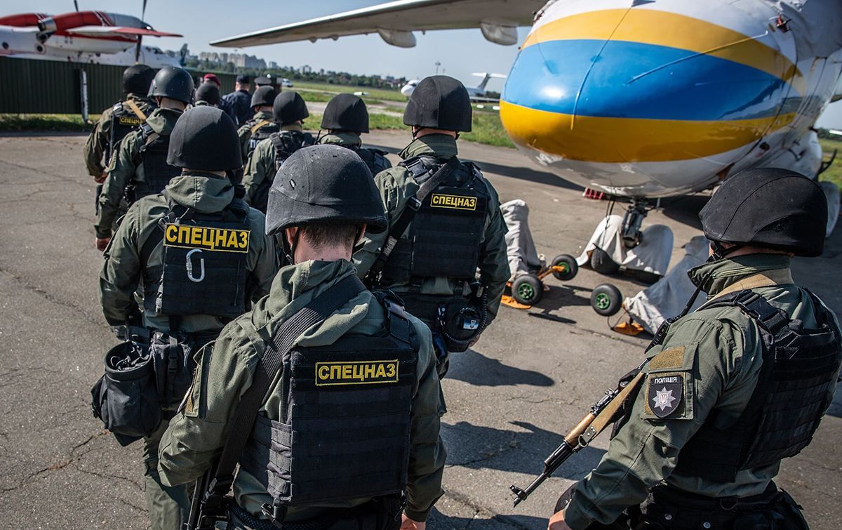 Перед выборами в Раду на дежурство заступила авиация МВД: фото Перед выборами в Раду на дежурство заступила авиация МВД: фото