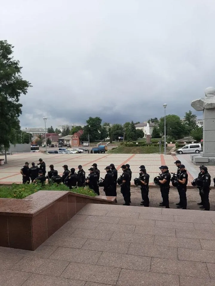 Порушення на виборах Порушення на виборах