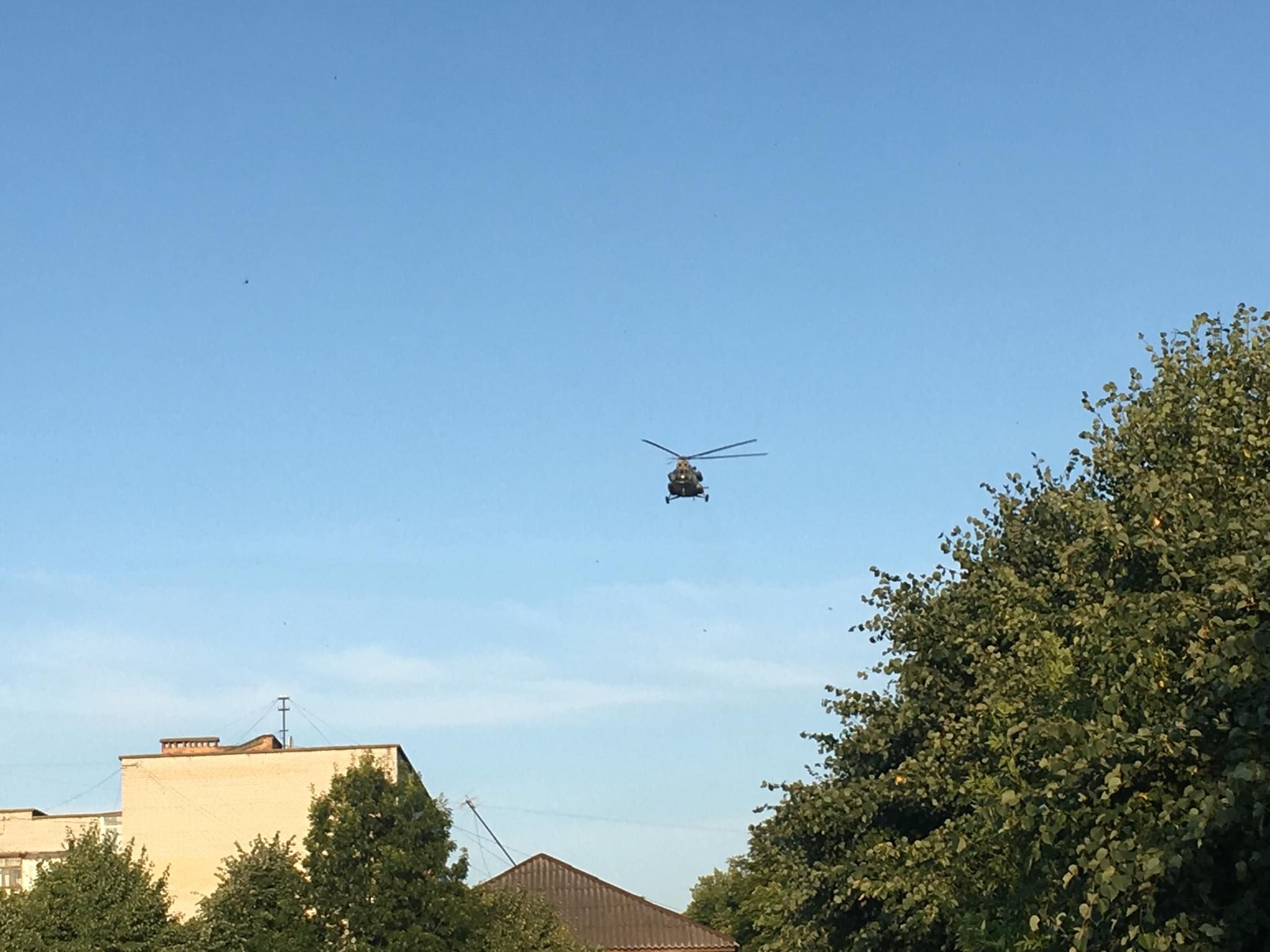 Вертолет на округе, где проигрывает Пашинский, уже улетел из Коростеня: видео