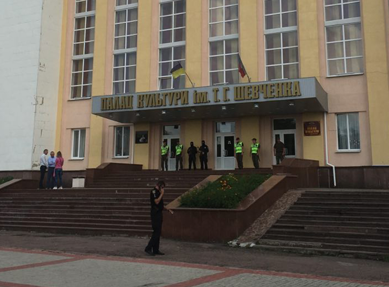 Ситуація на окрузі №64, де програє Пашинський: останні новини Ситуація на окрузі №64, де програє Пашинський: останні новини