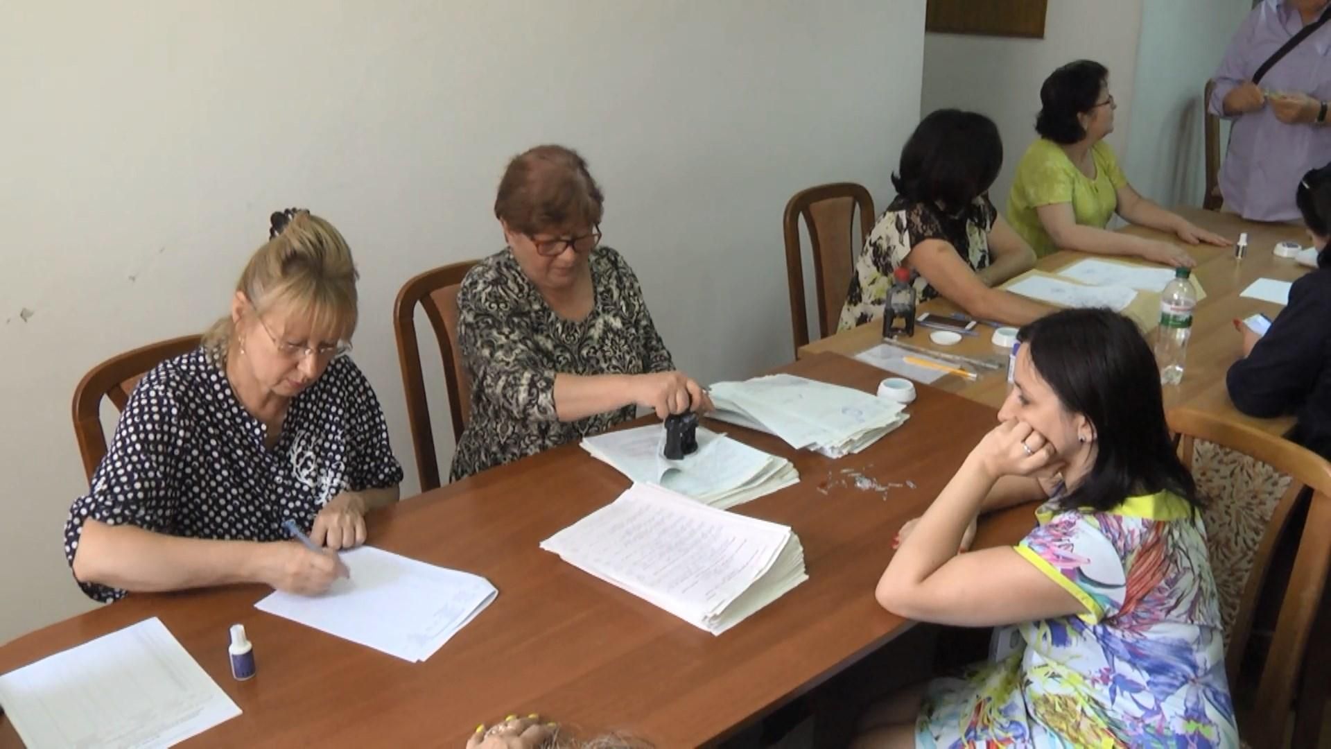 Парламентські вибори: як працюють члени комісій Парламентські вибори: як працюють члени комісій