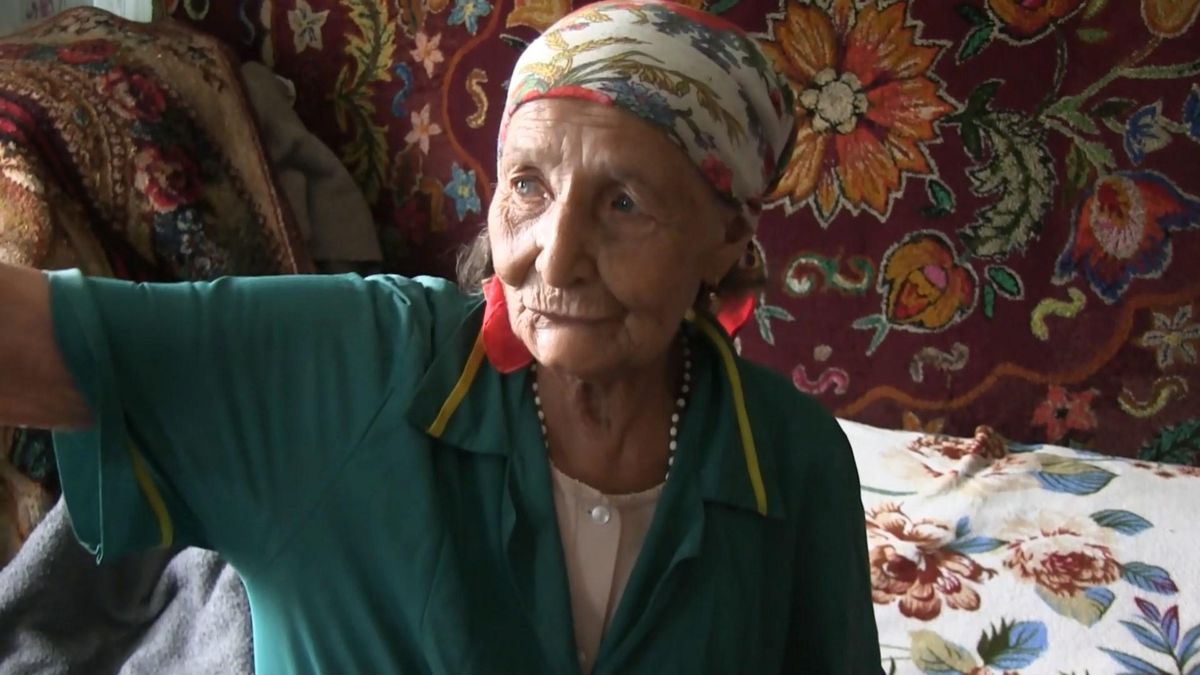 Вперше за 5 років тиша на Донбасі: як місцеві жителі відновлюють свої будинку після обстрілів