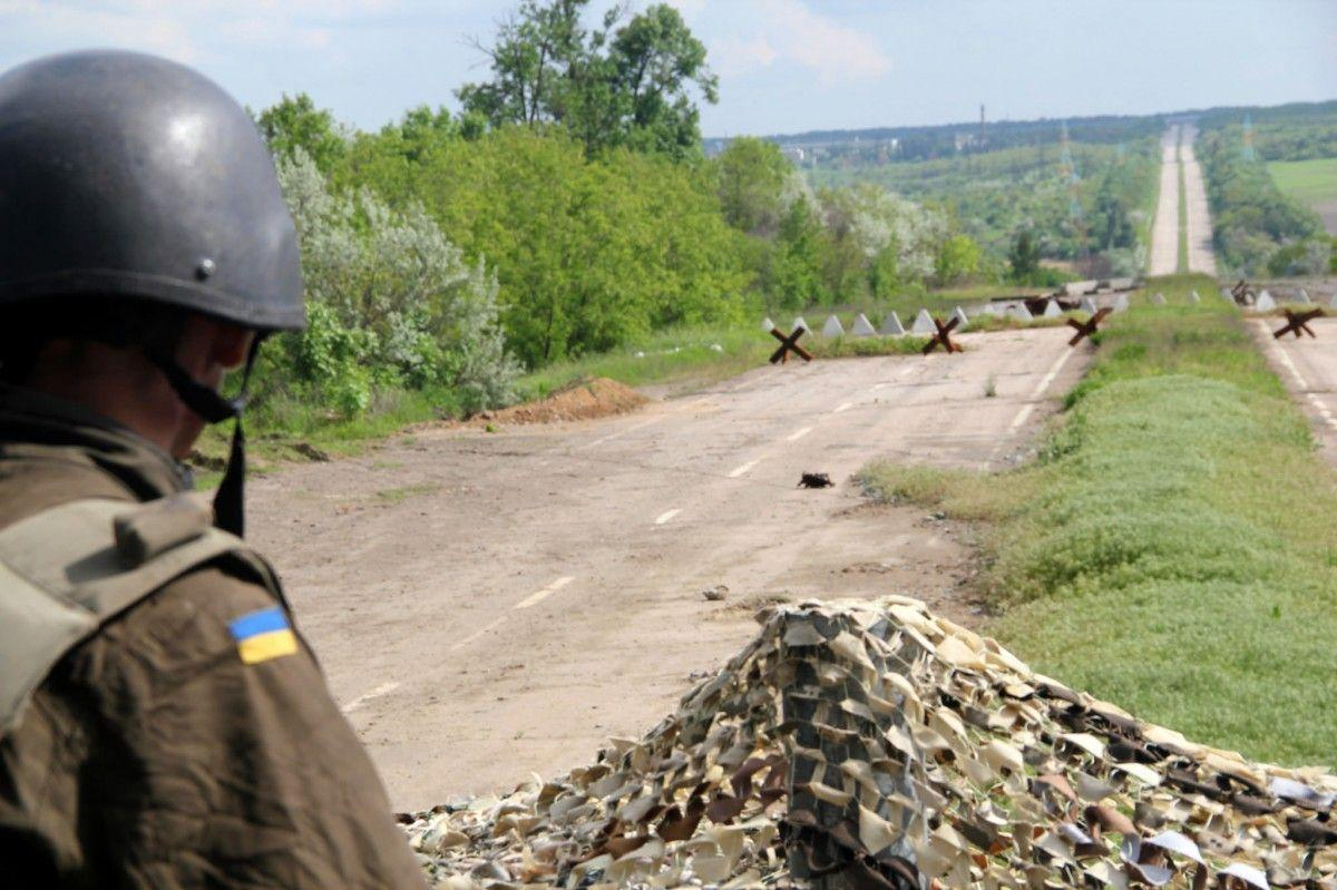 Боевики в Донбассе раз нарушили перемирие: украинский воин получил ранение Боевики в Донбассе раз нарушили перемирие: украинский воин получил ранение