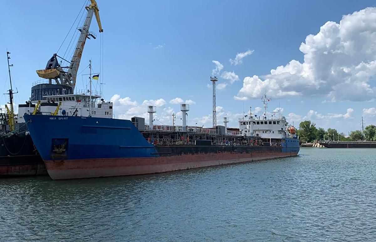 Прикордонники розповіли, як викрили зміну назви російського танкера NEYMA