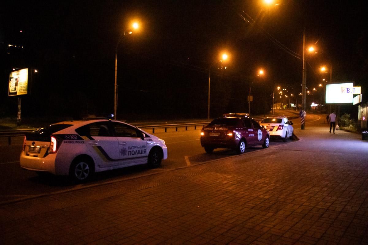 Чоловік напав з ножем на відвідувачів нічного закладу в Києві Чоловік напав з ножем на відвідувачів нічного закладу в Києві