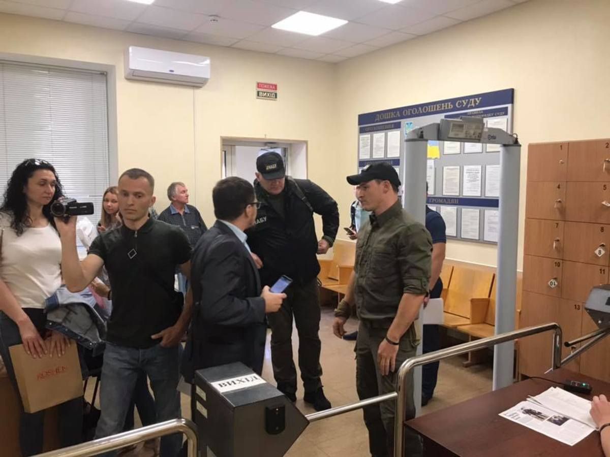 НАБУ и Генпрокуратура обыскали здание киевского Окружного суда: детали НАБУ и Генпрокуратура обыскали здание киевского Окружного суда: детали