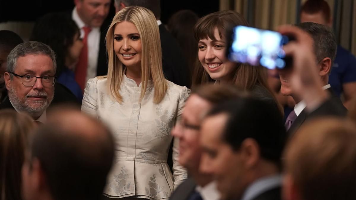 Іванка Трамп засвітила нову зачіску на офіційному заході: фото