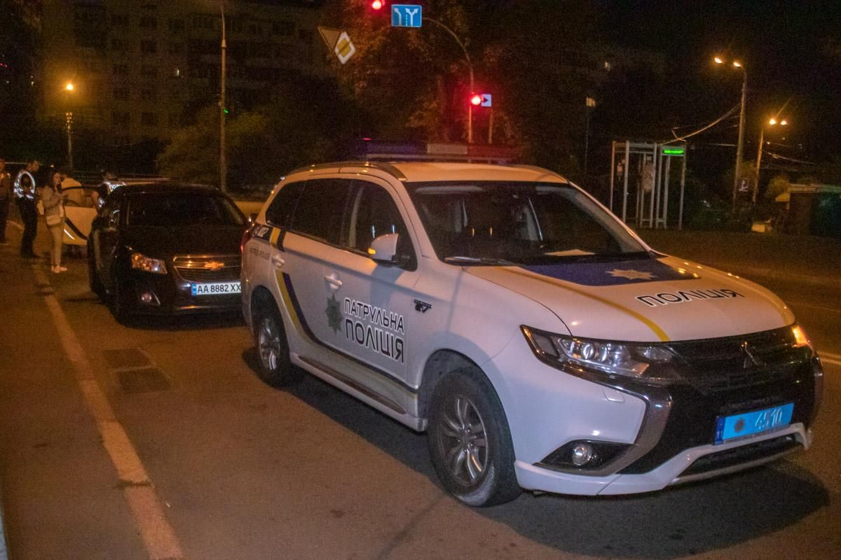 П'яний прокурор у Києві покинув авто та втік від поліції в кущі, – ЗМІ